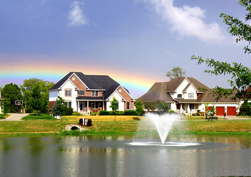 Image of residential homes across Saxony Lake